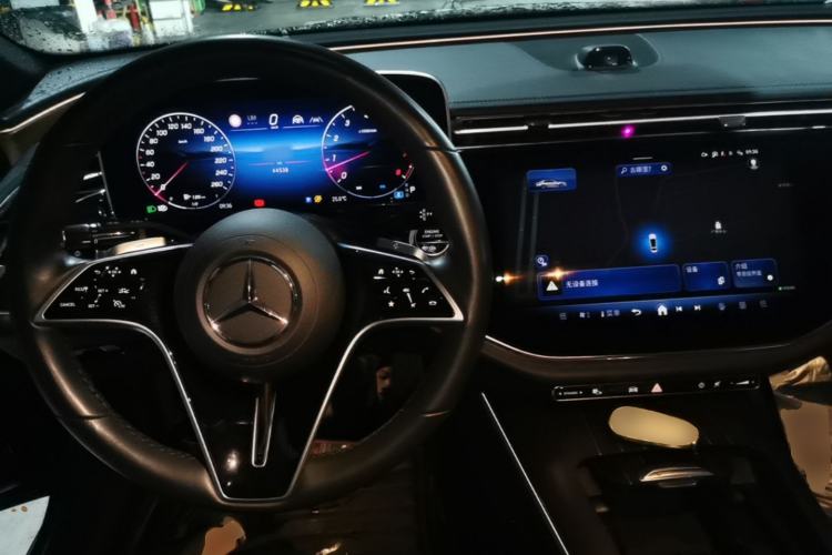 Used Mercedes-Benz E-Class 2024 E 300 L Luxury Model Center Console