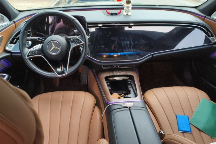 Used Mercedes-Benz E-Class 2024 E 300 L Luxury Model Center Console