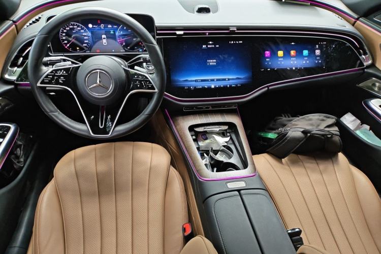 Used Mercedes-Benz E-Class 2024 E 300 L Luxury Model Center Console