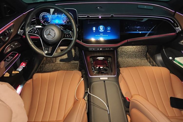 Used Mercedes-Benz E-Class 2024 E 300 L Luxury Model Center Console