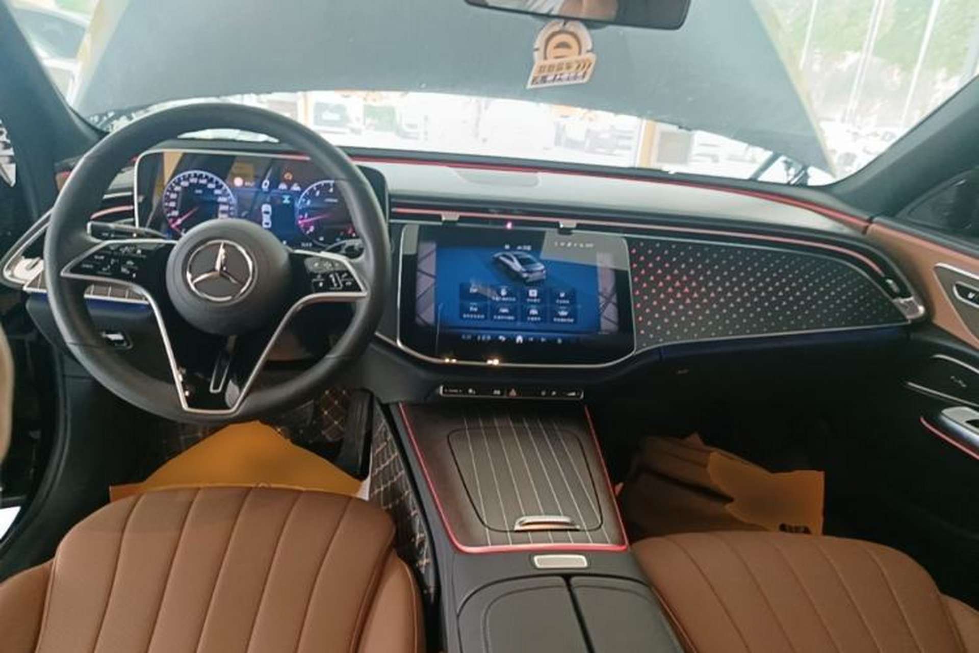 Used Mercedes-Benz E-Class 2024 Refresh E 300 L Stylish Edition Center Console