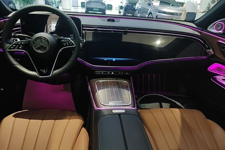 Used Mercedes-Benz E-Class 2024 Facelift E 300 L Luxury Edition Center Console