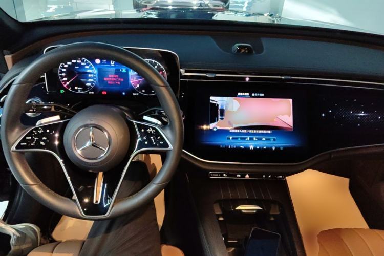 Used Mercedes-Benz E-Class 2024 Facelift E 300 L Luxury Edition Center Console