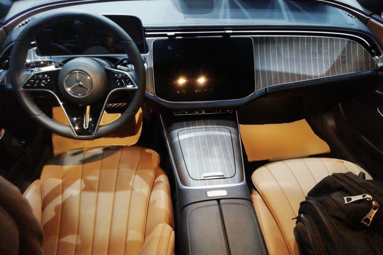 Used Mercedes-Benz E-Class 2024 E 300 L Stylish Model Center Console