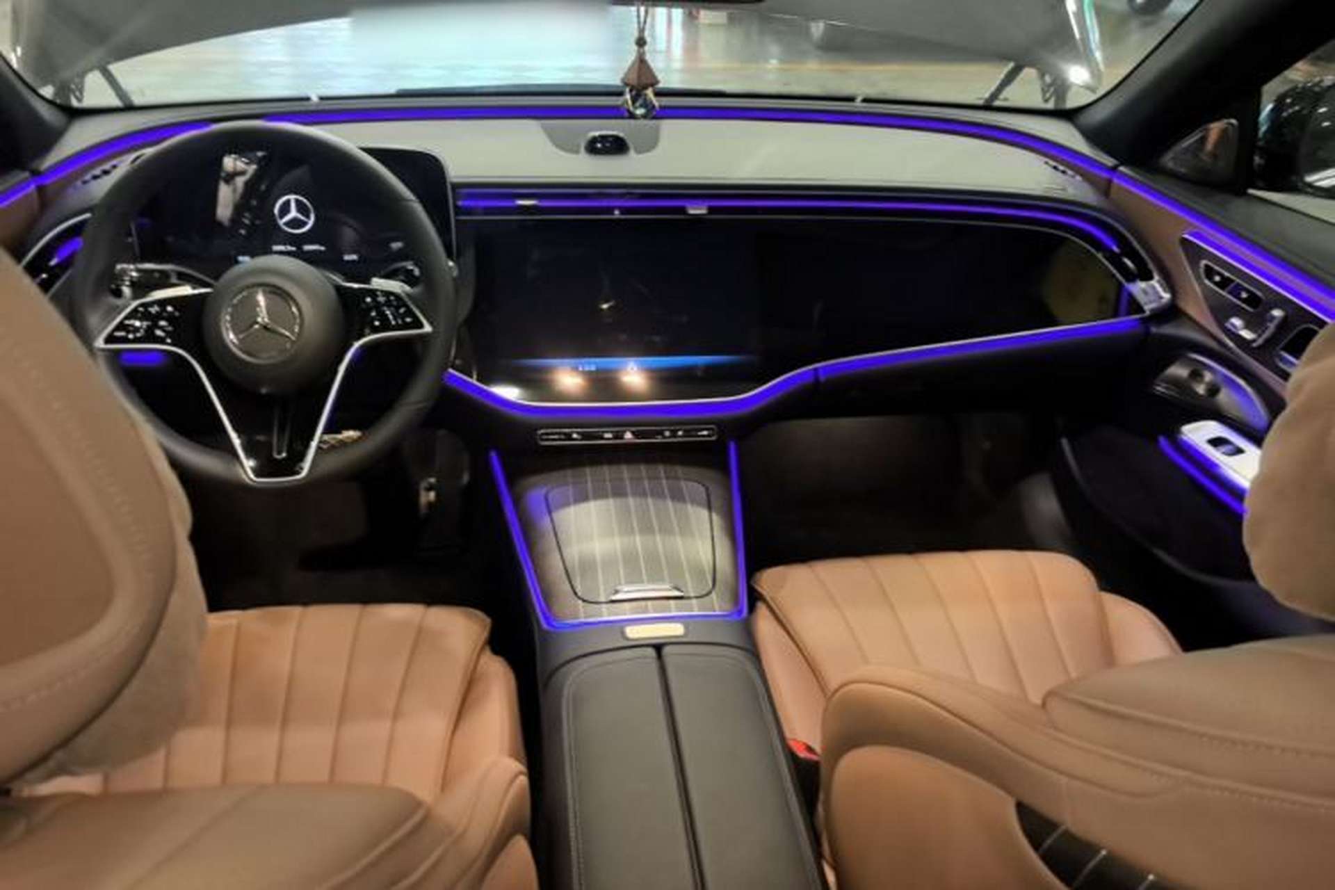 Used Mercedes-Benz E-Class 2024 E 300 L Luxury Model Center Console