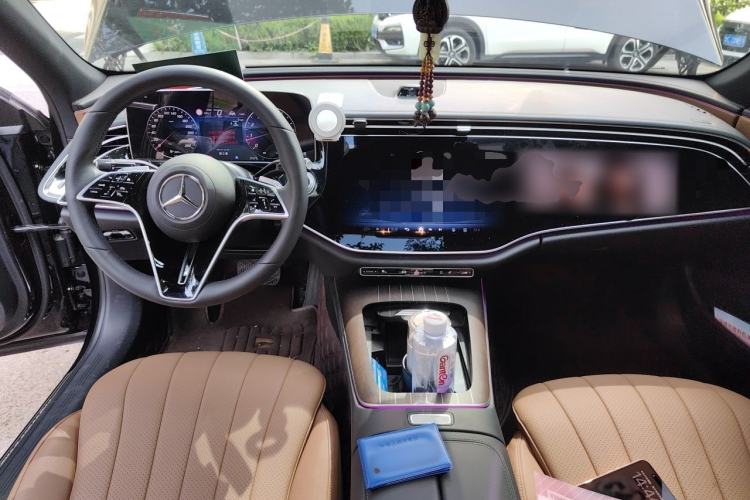 Used Mercedes-Benz E-Class 2024 E 300 L Luxury Model Center Console