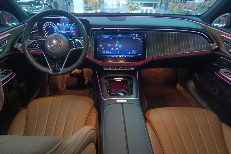 Used Mercedes-Benz E-Class 2024 E 300 L Stylish Model Center Console