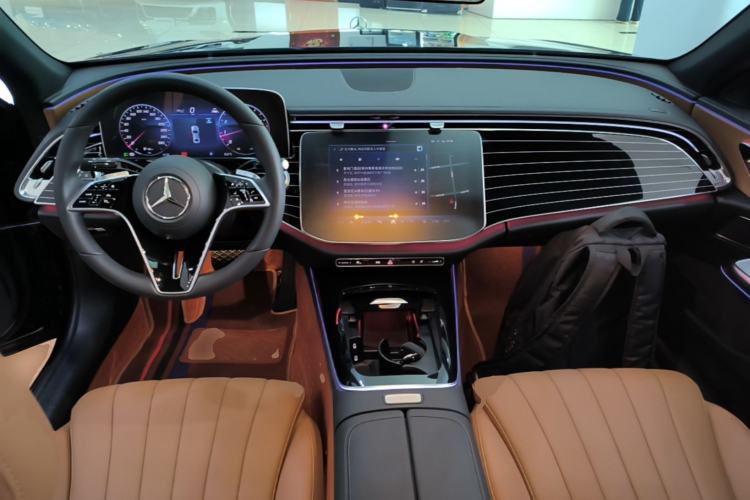 Used Mercedes-Benz E-Class 2024 E 260 L Center Console
