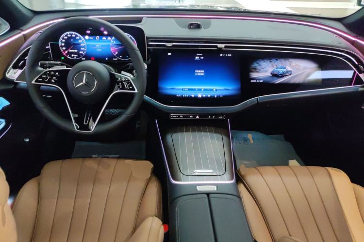 Used Mercedes-Benz E-Class 2024 Facelift E 300 L Luxury Edition Center Console
