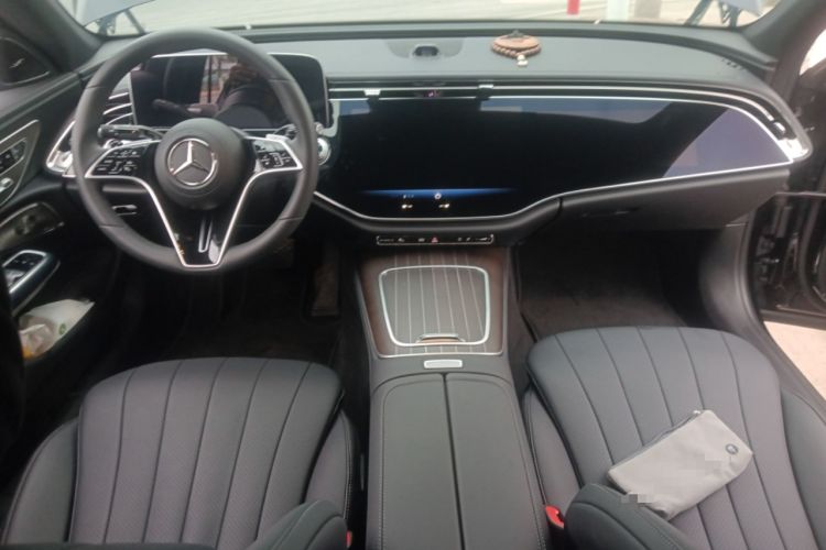 Used Mercedes-Benz E-Class 2024 E 300 L Luxury Model Center Console