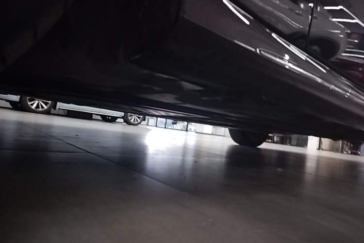 Used Mercedes-Benz E-Class 2024 Facelift E 260 L Chassis Front Left