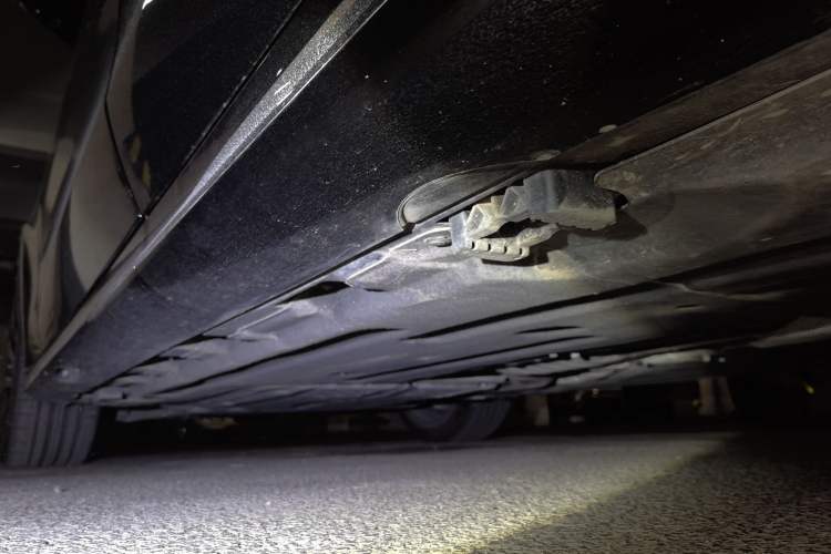 Used Mercedes-Benz E-Class 2024 E 300 L Luxury Model Chassis Rear Left