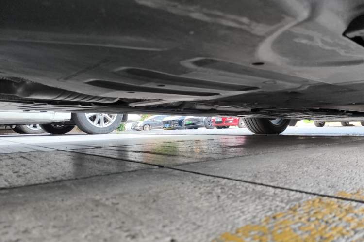 Used Mercedes-Benz E-Class 2024 E 260 Sport Edition Chassis Rear Right