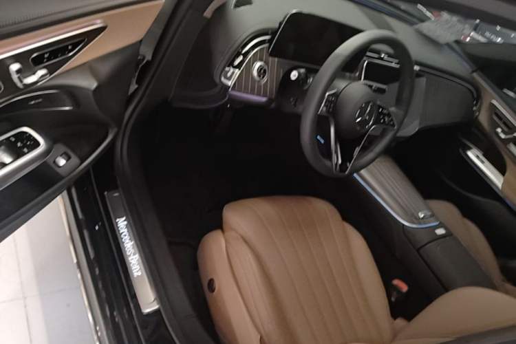 Used Mercedes-Benz E-Class 2024 Refresh E 300 L Stylish Edition Driver Seat