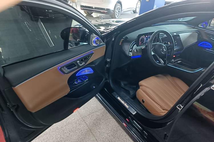 Used Mercedes-Benz E-Class 2024 Refresh E 300 L Stylish Edition Driver Seat