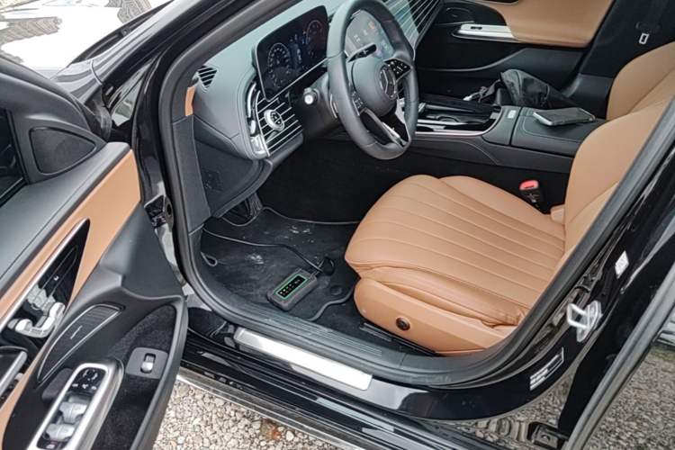 Used Mercedes-Benz E-Class 2024 E 260 L Driver Seat