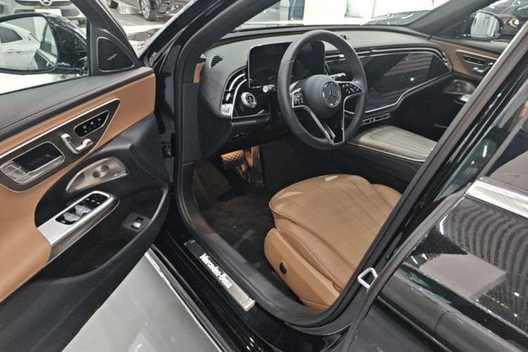 Used Mercedes-Benz E-Class 2024 Facelift E 300 L Luxury Edition Driver Seat
