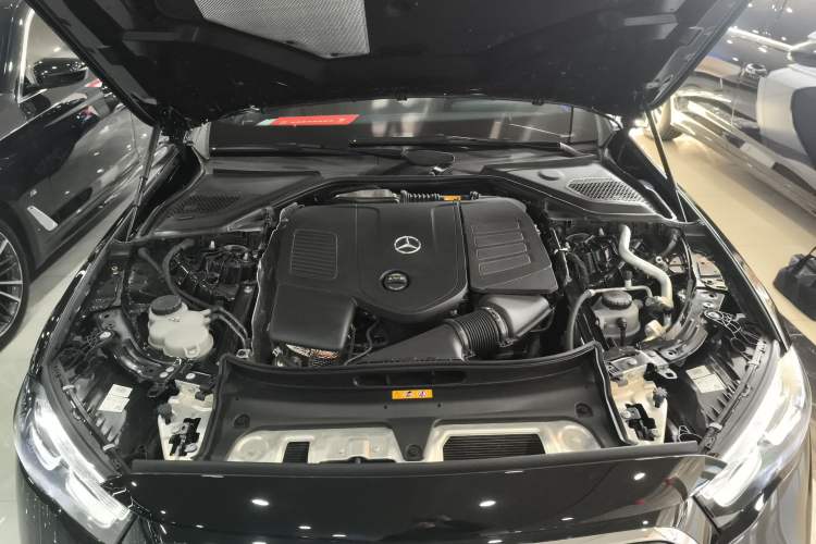 Used Mercedes-Benz E-Class 2024 E 260 L Engine Bay