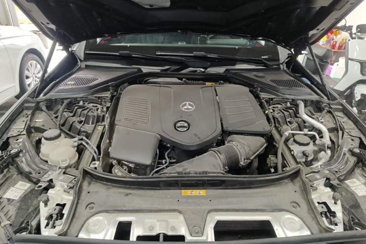 Used Mercedes-Benz E-Class 2024 E 260 L Engine Bay