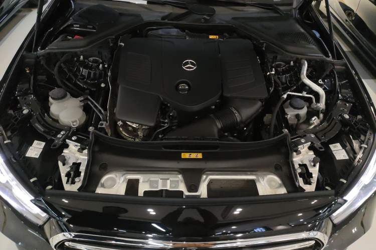 Used Mercedes-Benz E-Class 2024 E 260 L Engine Bay