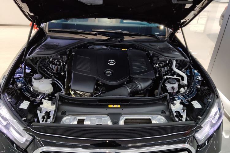Used Mercedes-Benz E-Class 2024 Facelift E 300 L Luxury Edition Engine Bay