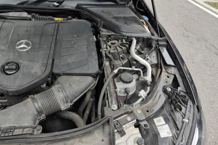Used Mercedes-Benz E-Class 2024 E 260 L Engine Bay Left
