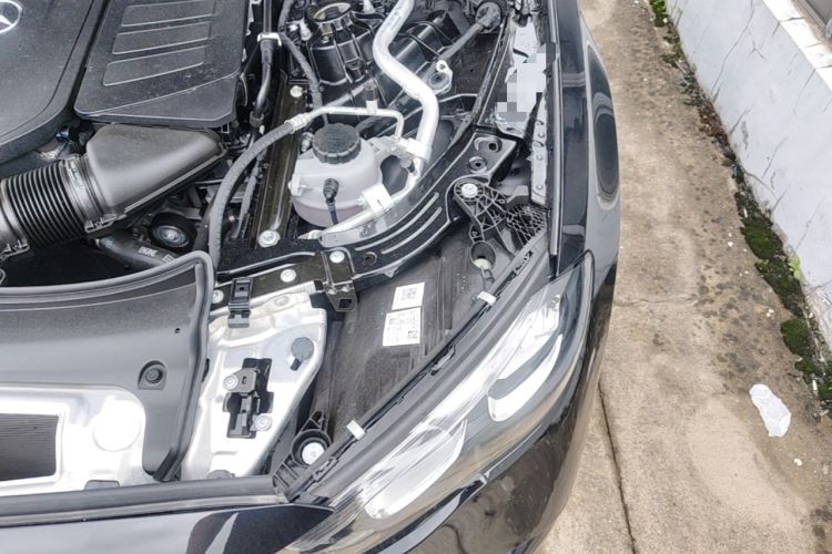 Used Mercedes-Benz E-Class 2024 E 300 L Fashion Sport Model Engine Bay Left