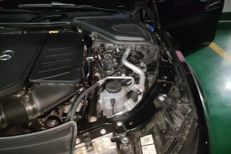 Used Mercedes-Benz E-Class 2024 E 300 Fashion Sport Edition Engine Bay Left