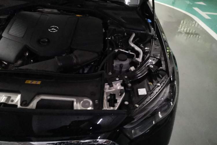 Used Mercedes-Benz E-Class 2024 E 300 L Exclusive Edition Engine Bay Left