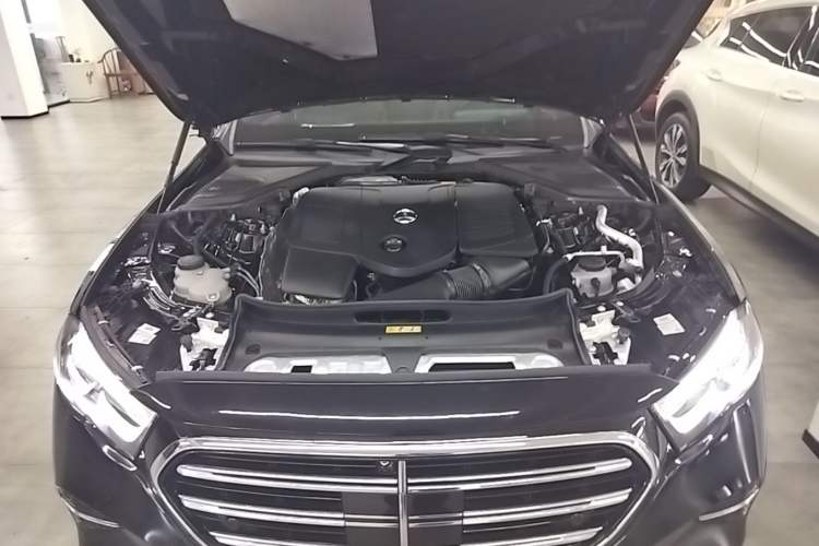 Used Mercedes-Benz E-Class 2024 Facelift E 260 L Engine Bay