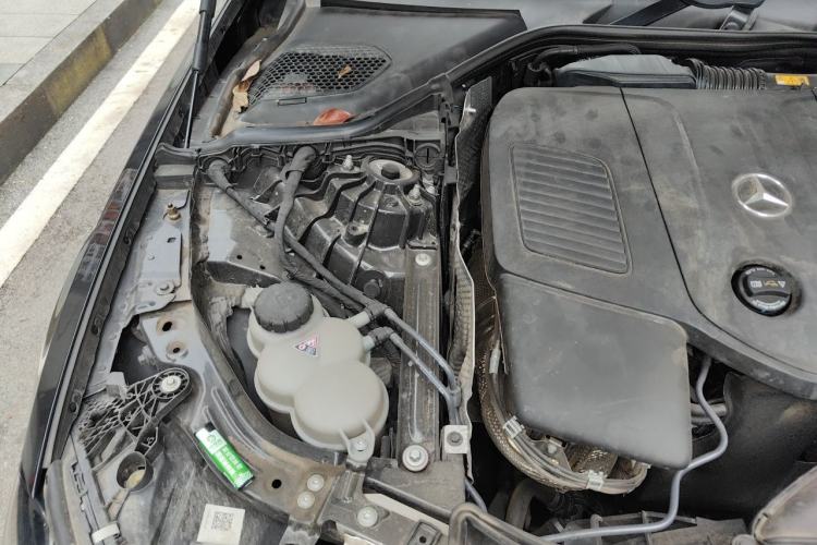 Used Mercedes-Benz E-Class 2024 E 260 L Engine Bay Right