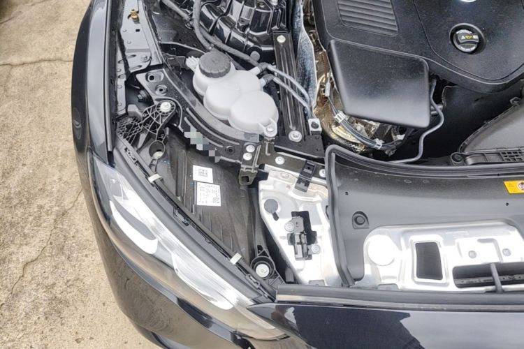 Used Mercedes-Benz E-Class 2024 E 300 L Fashion Sport Model Engine Bay Right
