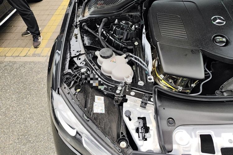 Used Mercedes-Benz E-Class 2024 Refresh E 300 L Stylish Edition Engine Bay Right