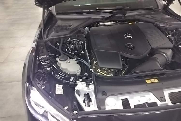 Used Mercedes-Benz E-Class 2024 Facelift E 260 L Engine Bay Right