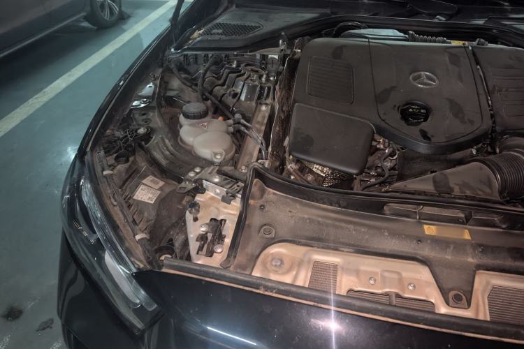 Used Mercedes-Benz E-Class 2024 E 300 L Fashion Sport Model Engine Bay Right