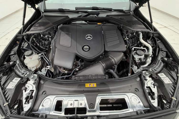 Used Mercedes-Benz E-Class 2024 E 260 L Engine Bay