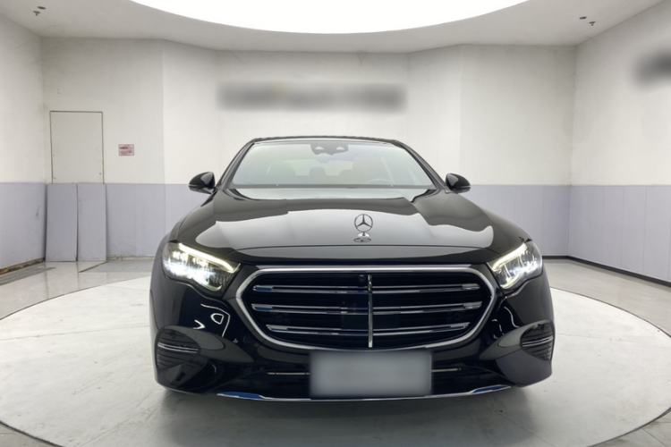 Used Mercedes-Benz E-Class 2024 Facelift E 300 L Luxury Edition Exterior 1