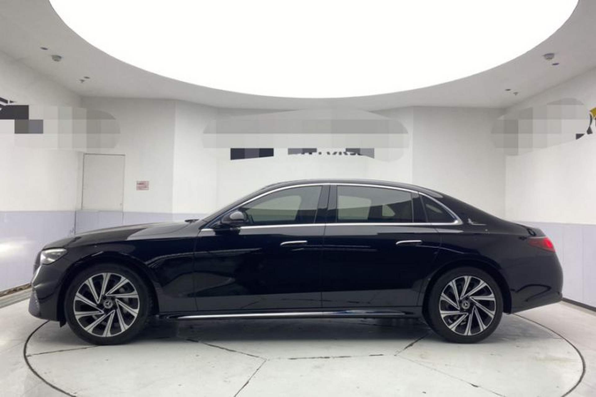 Used Mercedes-Benz E-Class 2024 Facelift E 300 L Luxury Edition Exterior 2