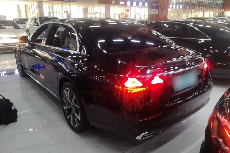 Used Mercedes-Benz E-Class 2024 E 300 L Stylish Model Exterior 2