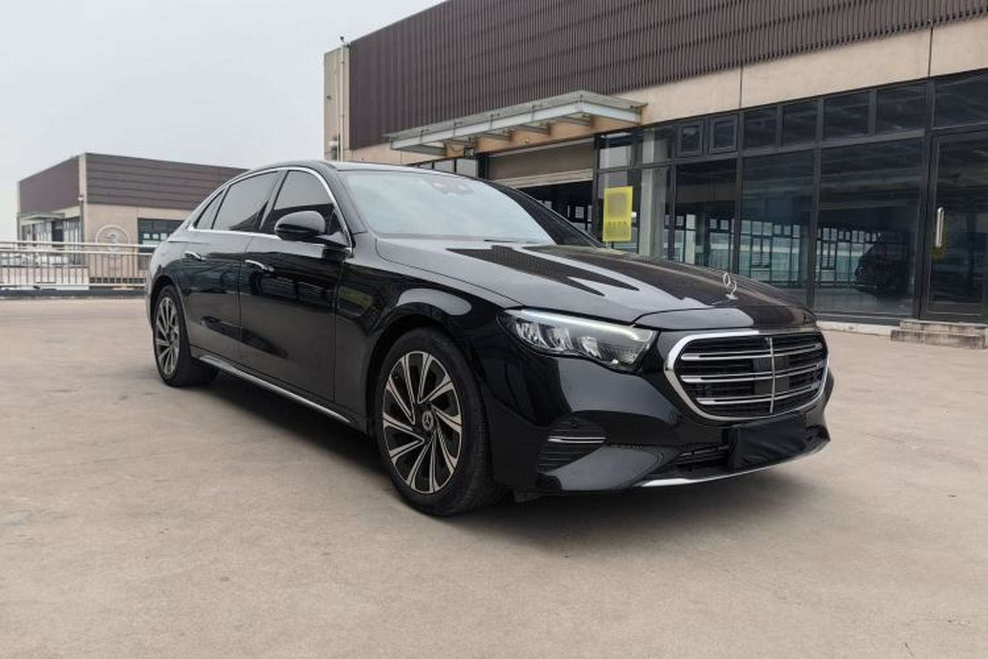 Used Mercedes-Benz E-Class 2024 E 300 L Luxury Model Exterior 2