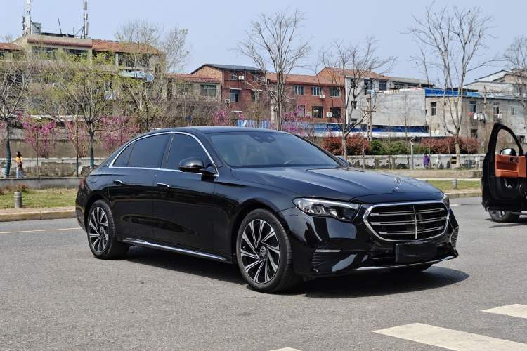 Used Mercedes-Benz E-Class 2024 E 300 L Luxury Model Exterior 2