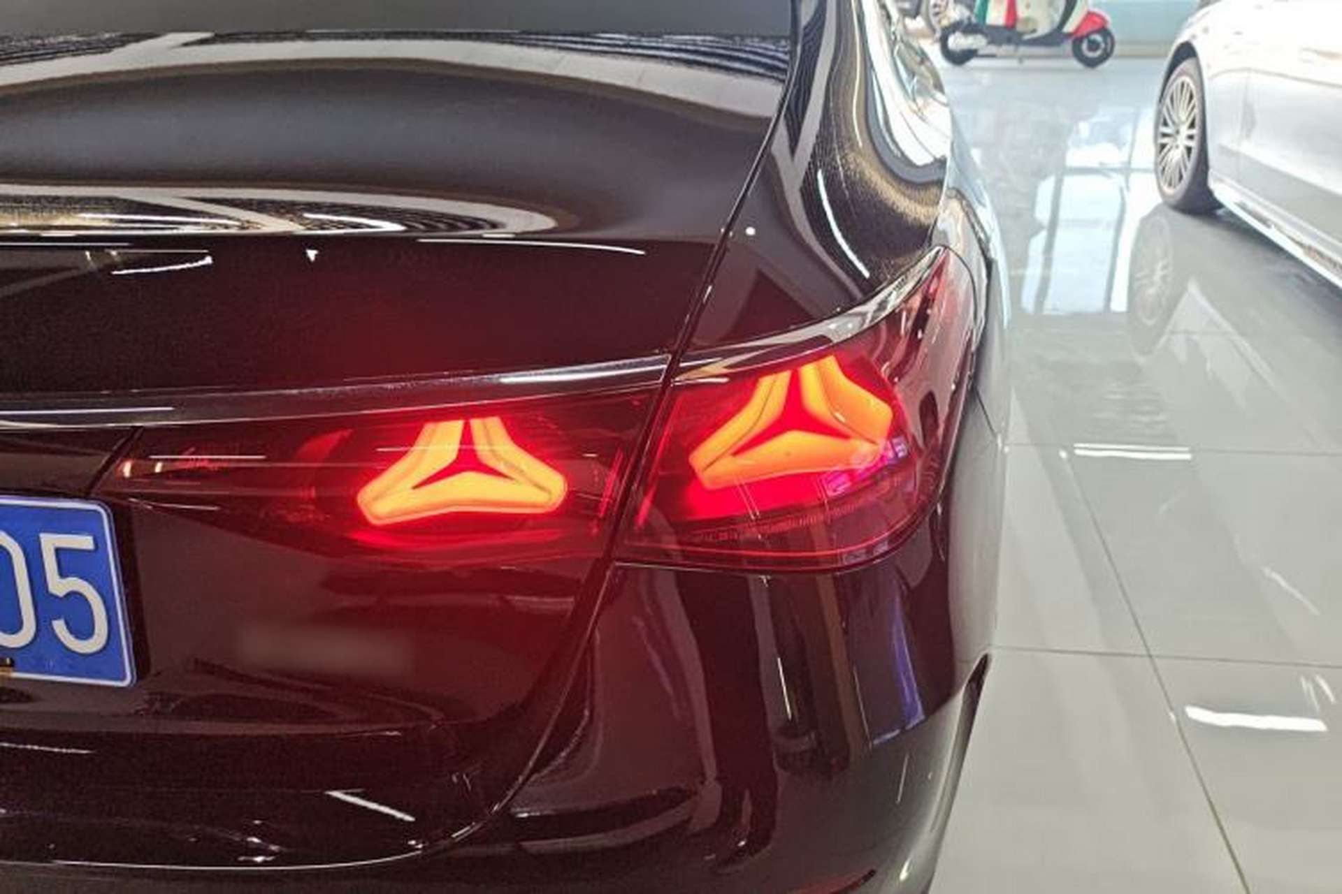 Used Mercedes-Benz E-Class 2024 E 300 L Fashion Sport Model Exterior 3
