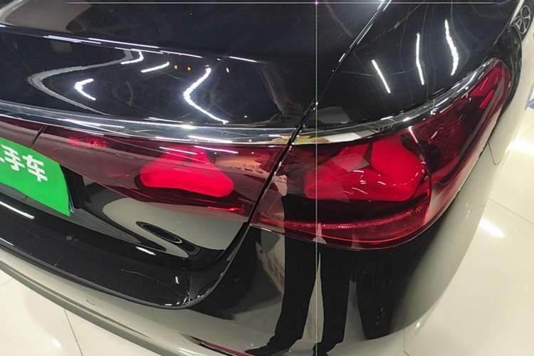 Used Mercedes-Benz E-Class 2024 Facelift E 300 L Luxury Edition Exterior 3