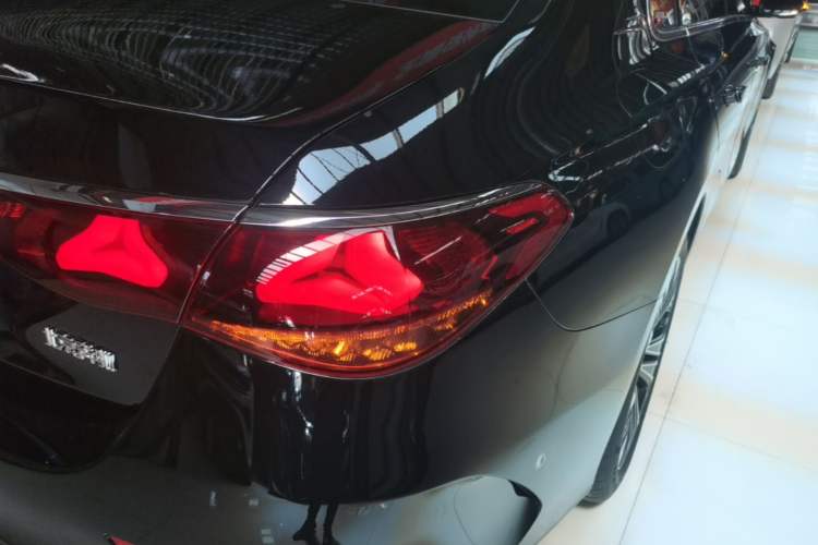 Used Mercedes-Benz E-Class 2024 Facelift E 300 L Fashion Sport Edition Exterior 3