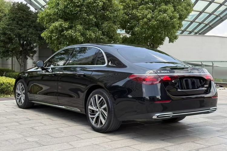 Used Mercedes-Benz E-Class 2024 Refresh E 300 L Stylish Edition Exterior 3