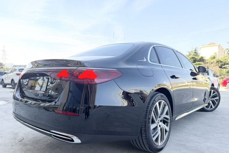 Used Mercedes-Benz E-Class 2024 Refresh E 300 L Stylish Edition Exterior 3