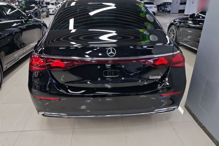 Used Mercedes-Benz E-Class 2024 E 300 L Luxury Model Exterior 3