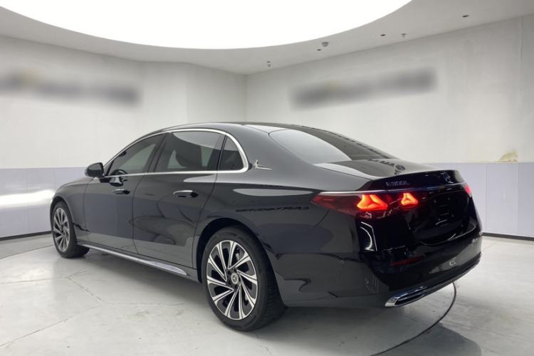 Used Mercedes-Benz E-Class 2024 Facelift E 300 L Luxury Edition Exterior 4