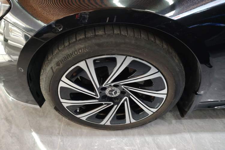 Used Mercedes-Benz E-Class 2024 E 300 L Luxury Model Exterior 4