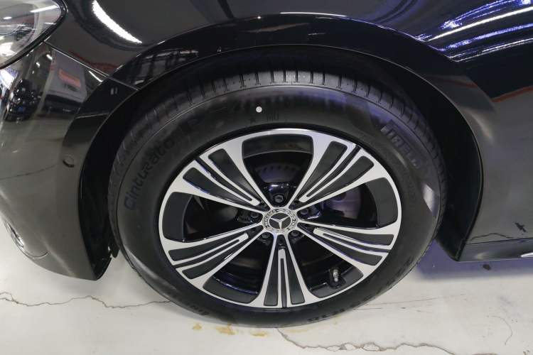 Used Mercedes-Benz E-Class 2024 E 260 L 4MATIC Sport Edition Exterior 4